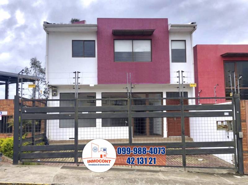 C764 Casa comercial en venta, frente a vía principal con local comercial